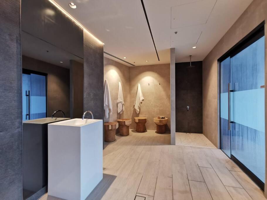 Casino Residences 1 & 2 Bedroom Apartments ゴールドコースト エクステリア 写真
