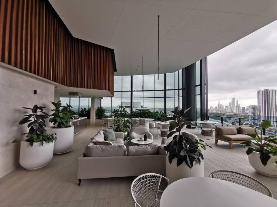 Casino Residences 1 & 2 Bedroom Apartments ゴールドコースト エクステリア 写真